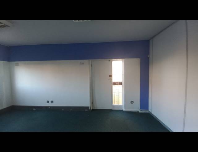 123M² OFFICE TO LET IN CLAREMONT
